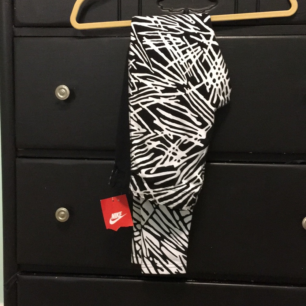 NWT Nike athletic leggings